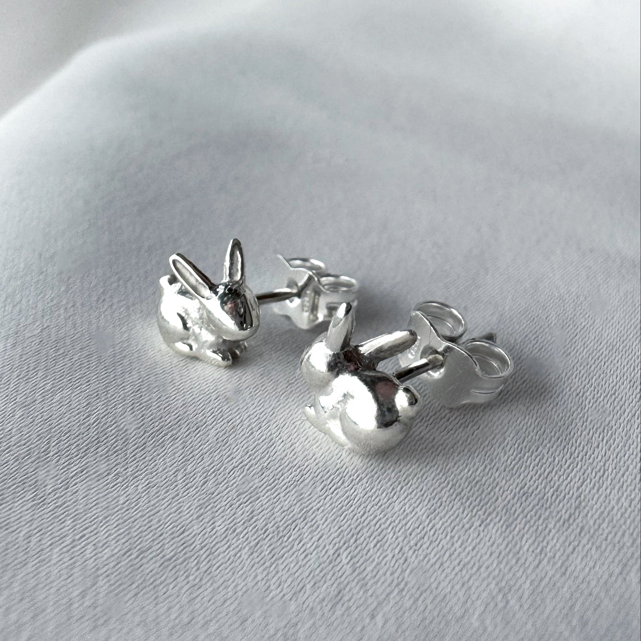 Aretes Conejito Niña Plata Hecho a Mano