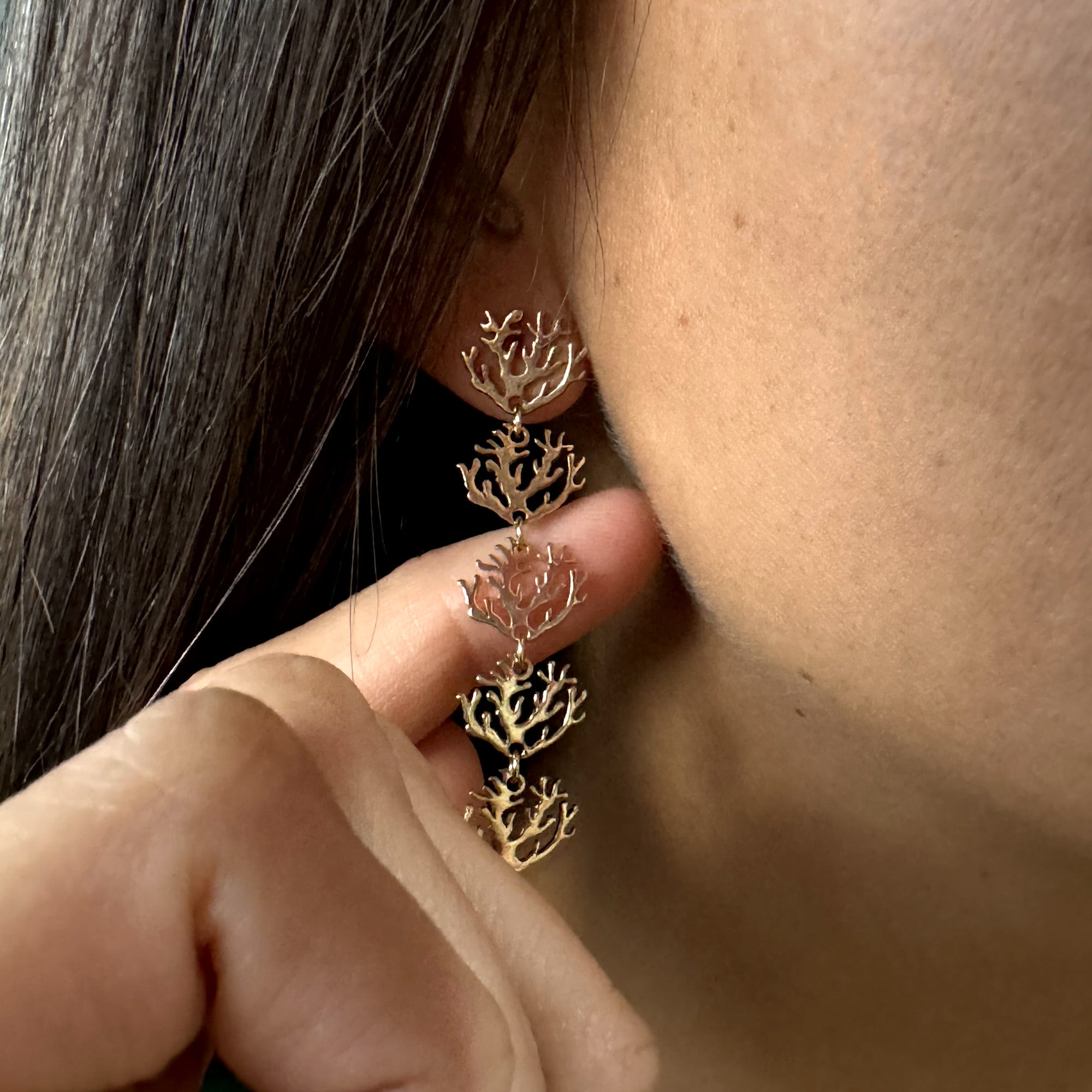 Aretes Largos Coral Dorado