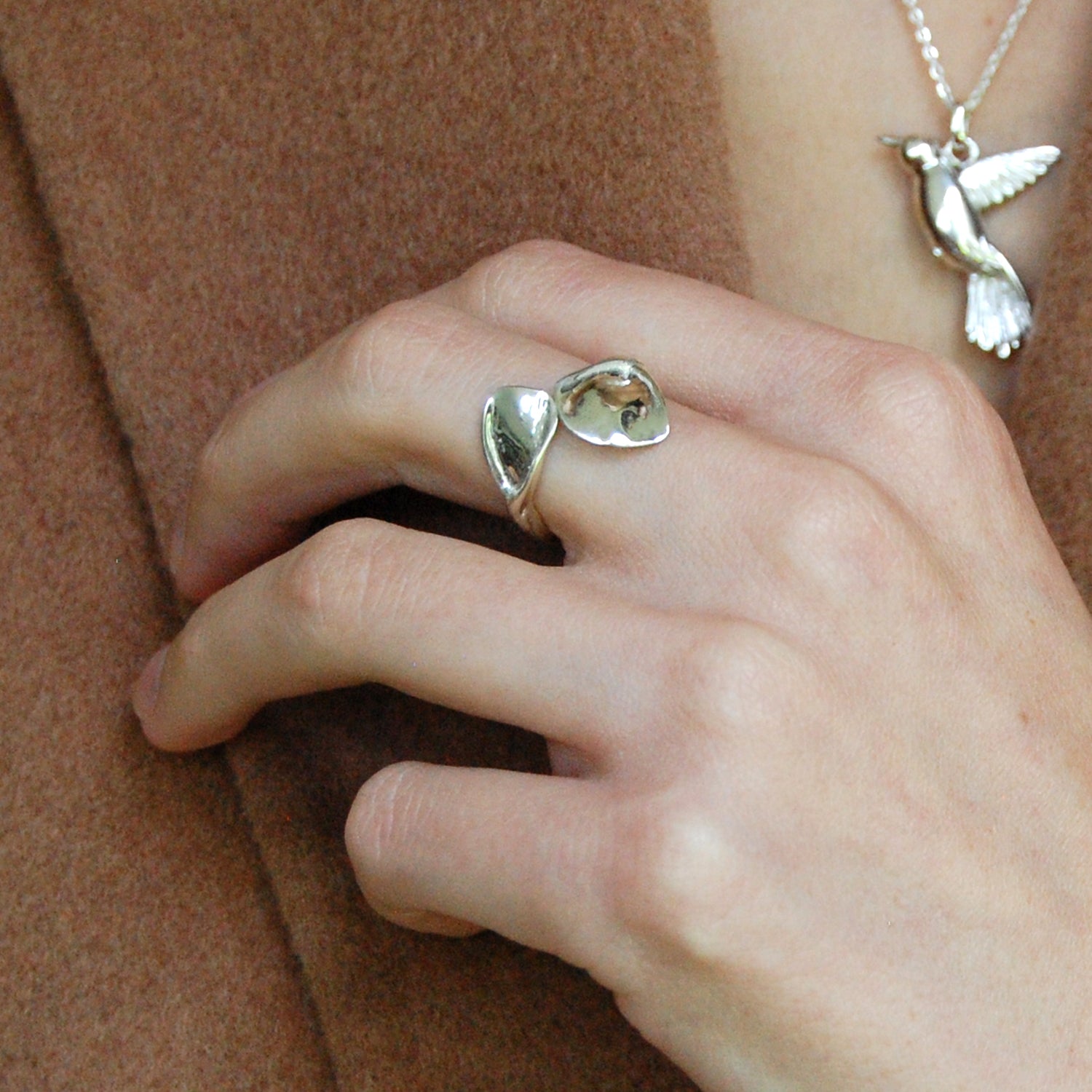 Anillo Petalo Rosa Beige Perfecto para Regalo