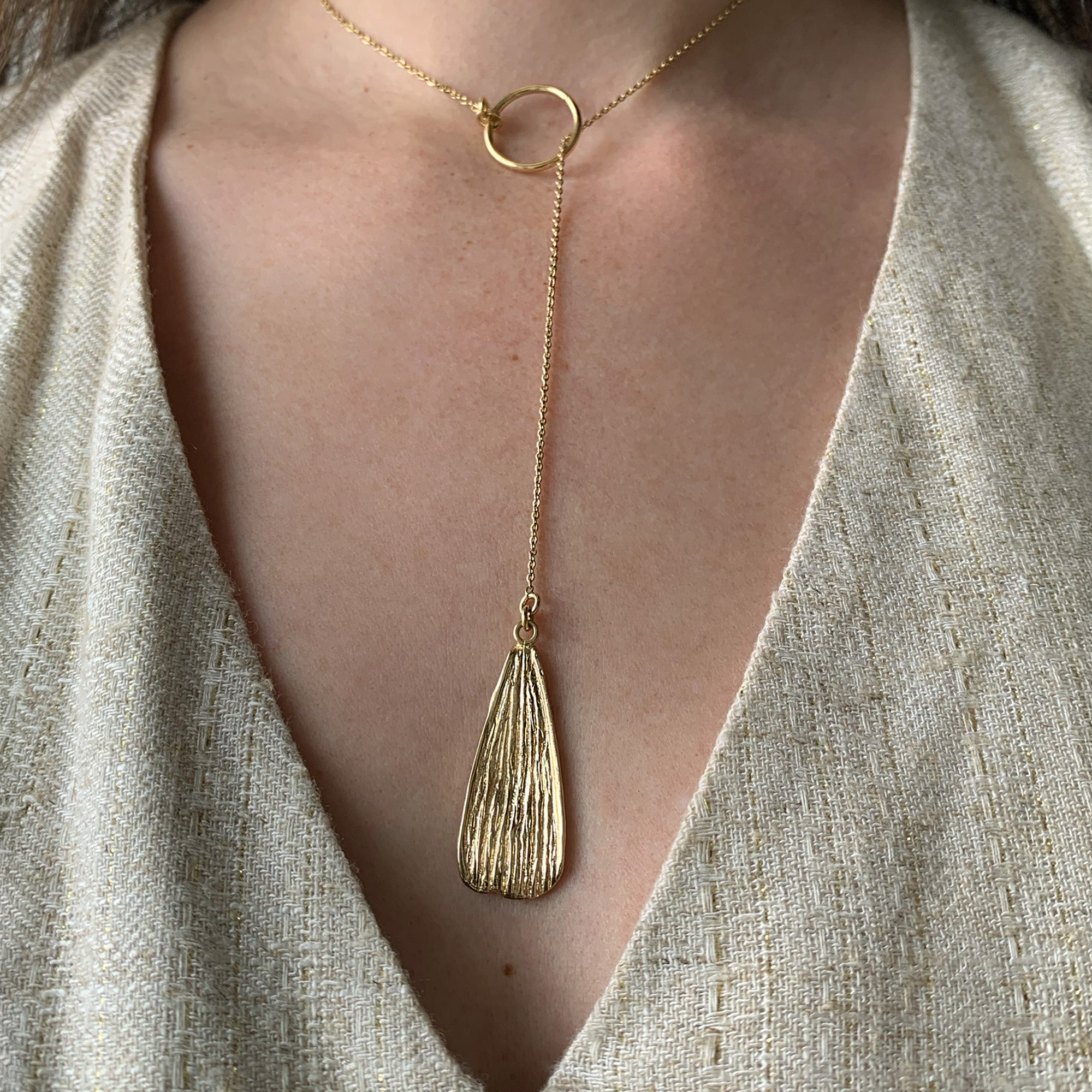 Collar Corbatin Ajustable Petalo de Flor de Cempasuchil