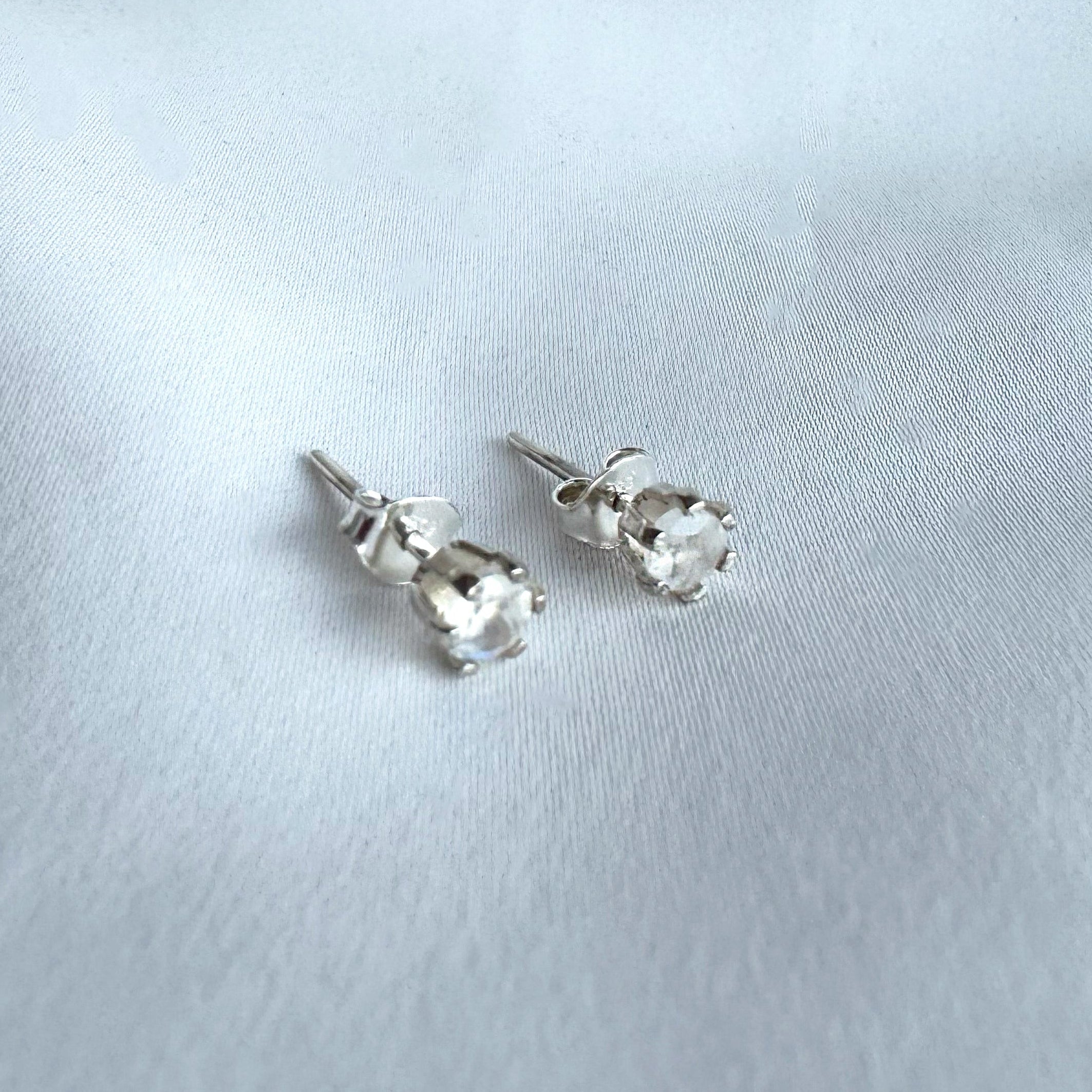 Aretes Piedra Luna Montados en Plata 925 Semipreciosa Hecho en Mexico