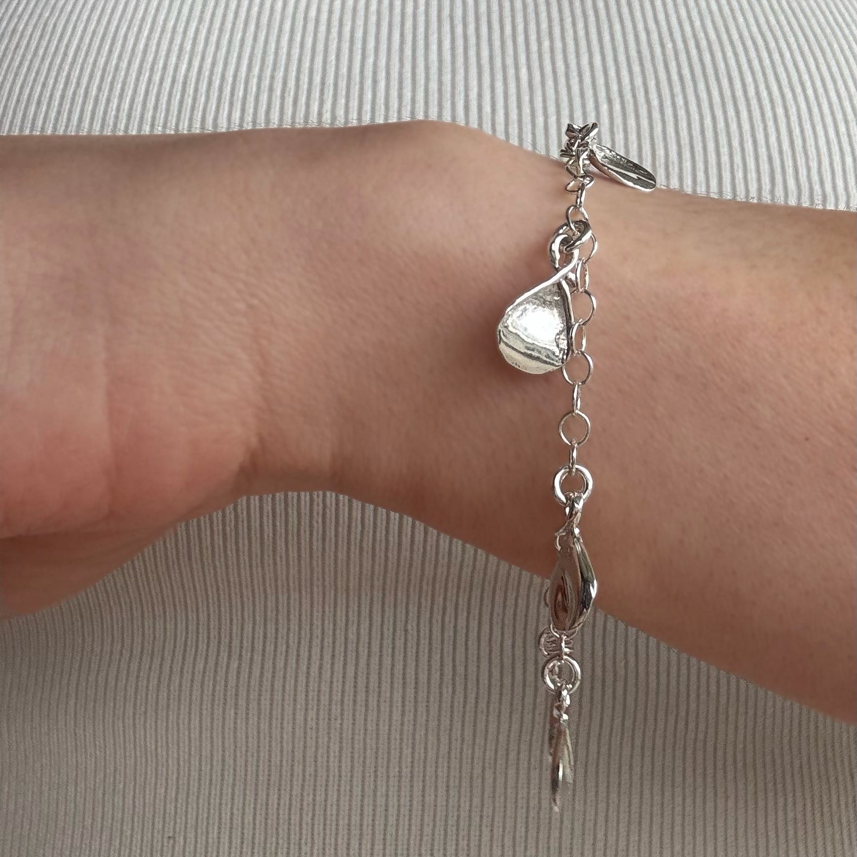 Pulsera Charms Petalo Rosa Plata